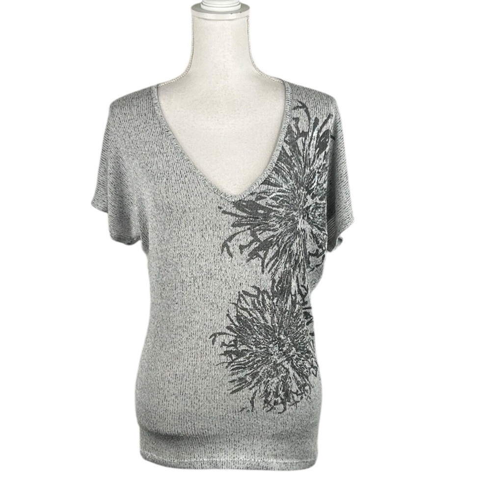 Rennes Y2K 90s Grunge Gray Silver V-Neck Floral Knit Short Sleeve Top Size Small